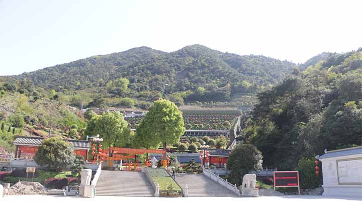 龙凤山生态陵园